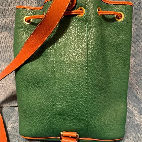 Dooney and Bourke large sling in Kelly Green - Picture 8 of 15